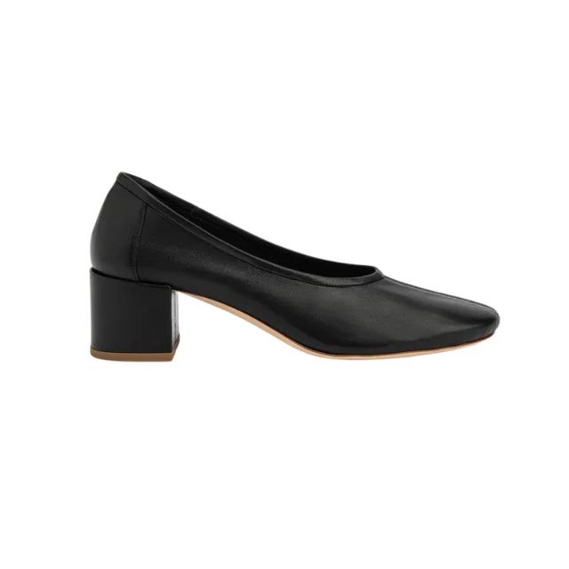 Black leather block-heel pump in side view